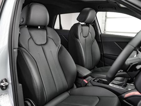 2026-Audi-Q2-35TFSI-Black-Edition_8