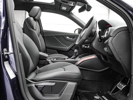 2026-Audi-Q2-35TFSI-Black-Edition_9