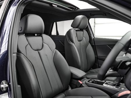 2026-Audi-Q2-35TFSI-Black-Edition_10