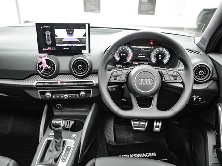 2026-Audi-Q2-35TFSI-Black-Edition_11