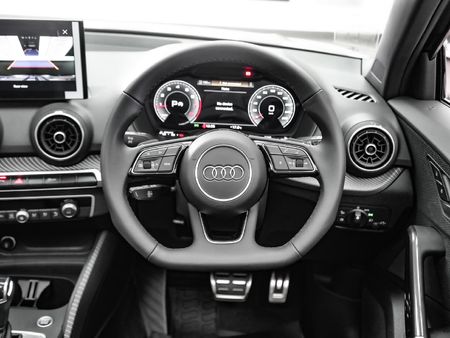 2026-Audi-Q2-35TFSI-Black-Edition_14
