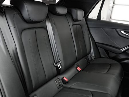 2026-Audi-Q2-35TFSI-Black-Edition_17