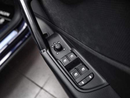 2026-Audi-Q2-35TFSI-Black-Edition_7