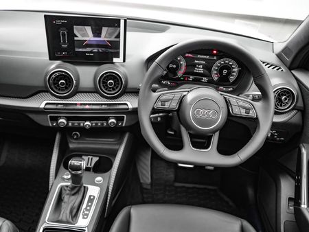 2026-Audi-Q2-35TFSI-Black-Edition_17