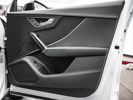 2026-Audi-Q2-35TFSI-Black-Edition_7