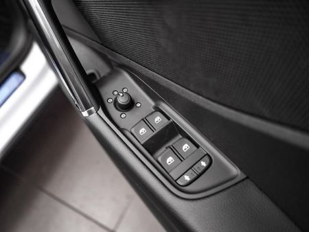 2026-Audi-Q2-35TFSI-Black-Edition_8