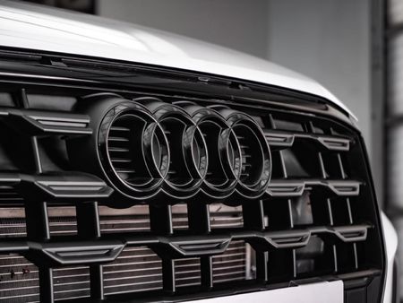 2024-Audi-Q2-35TFSI-Black-Edition_3