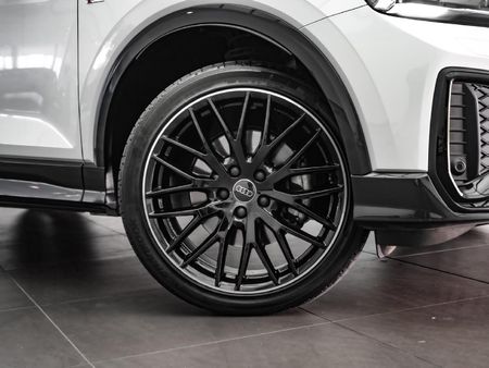 2024-Audi-Q2-35TFSI-Black-Edition_4