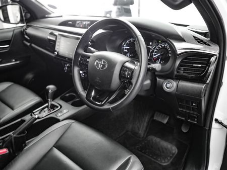 2024-Toyota-Hilux-28-GD-6-Raised-Body-Legend-RS-Auto-Double-Cab_12
