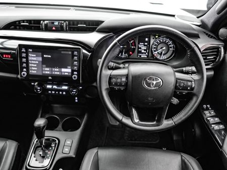 2024-Toyota-Hilux-28-GD-6-Raised-Body-Legend-RS-Auto-Double-Cab_17