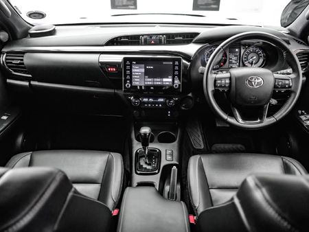 2024-Toyota-Hilux-28-GD-6-Raised-Body-Legend-RS-Auto-Double-Cab_18