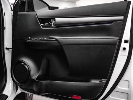 2024-Toyota-Hilux-28-GD-6-Raised-Body-Legend-RS-Auto-Double-Cab_7