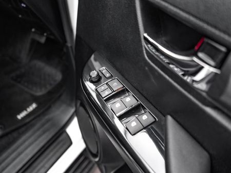 2024-Toyota-Hilux-28-GD-6-Raised-Body-Legend-RS-Auto-Double-Cab_8