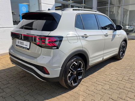 2026-Volkswagen-T-Cross-10-TSI-R-Line-Auto_7