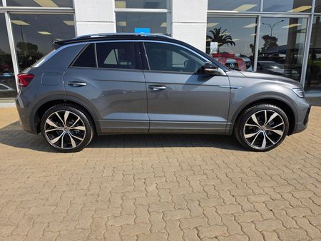 2026-Volkswagen-T-Roc-20-TSI-4M-R-Line-Auto_11