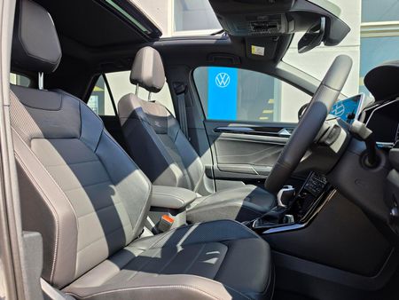 2026-Volkswagen-T-Roc-20-TSI-4M-R-Line-Auto_13