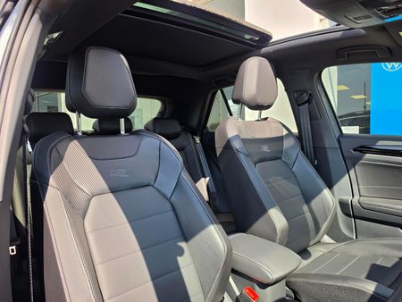 2026-Volkswagen-T-Roc-20-TSI-4M-R-Line-Auto_14