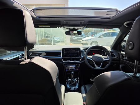 2026-Volkswagen-T-Roc-20-TSI-4M-R-Line-Auto_17