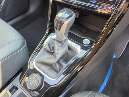 2026-Volkswagen-T-Roc-20-TSI-4M-R-Line-Auto_18