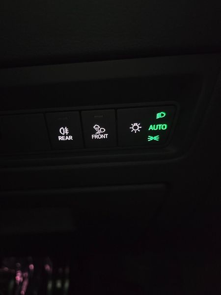 2026-Volkswagen-Touareg-V6-TDI-R-Line_11