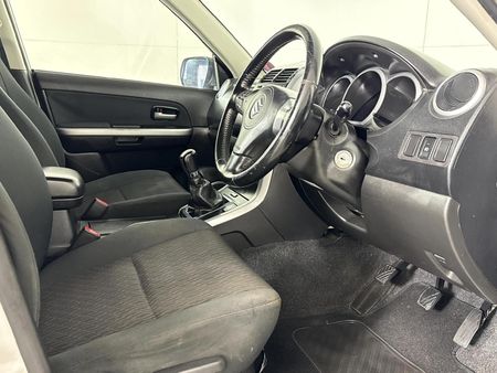 2014-Suzuki-Grand-Vitara-24-Dune_9