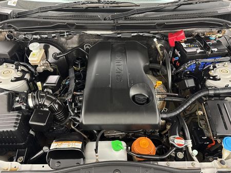2014-Suzuki-Grand-Vitara-24-Dune_13