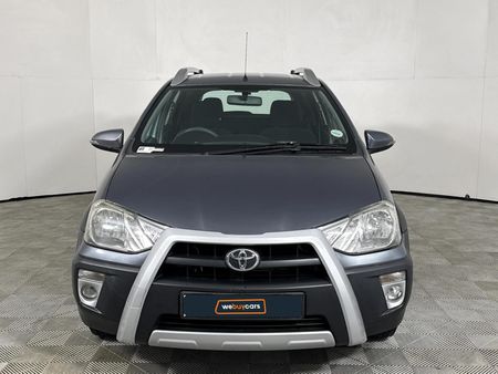 2014-Toyota-Etios-Cross-15-XS-5-dr_13