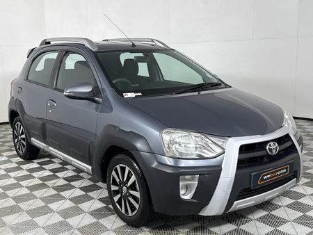 2014-Toyota-Etios-Cross-15-XS-5-dr_14