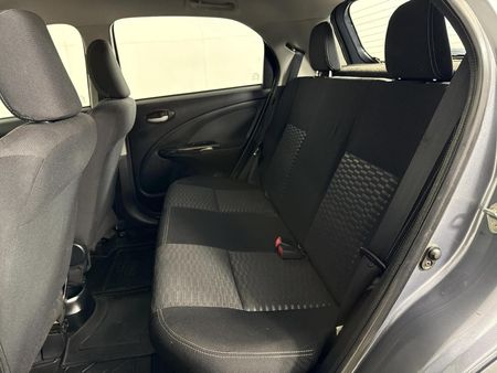 2014-Toyota-Etios-Cross-15-XS-5-dr_3