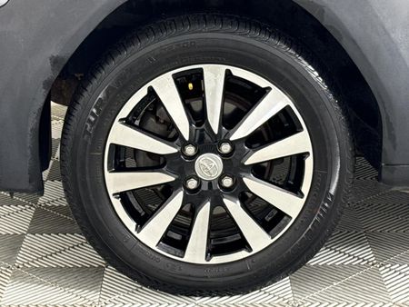 2014-Toyota-Etios-Cross-15-XS-5-dr_4