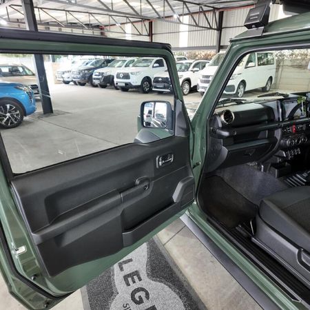 2022-Suzuki-Jimny-15-GLX_16