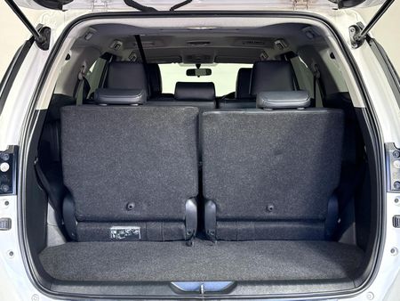 2024-Toyota-Fortuner-24-GD-6-RB-Auto_13