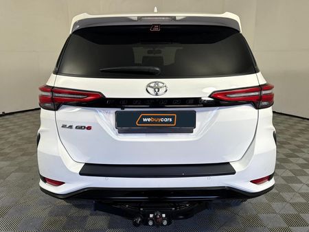 2024-Toyota-Fortuner-24-GD-6-RB-Auto_17