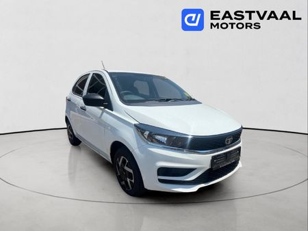 2025-TATA-Tiago-12-XM_0