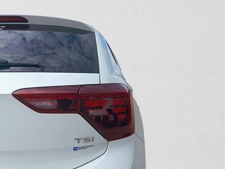 2025-Volkswagen-Polo-10-TSI_11