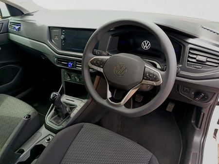 2025-Volkswagen-Polo-10-TSI_13