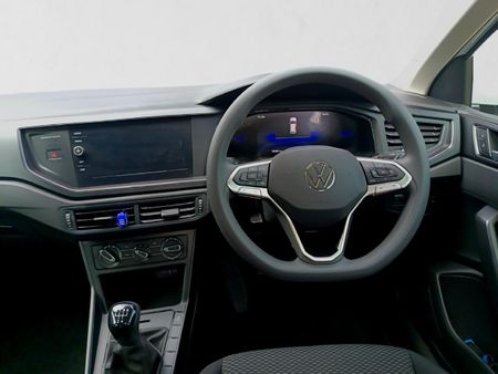 2025-Volkswagen-Polo-10-TSI_16