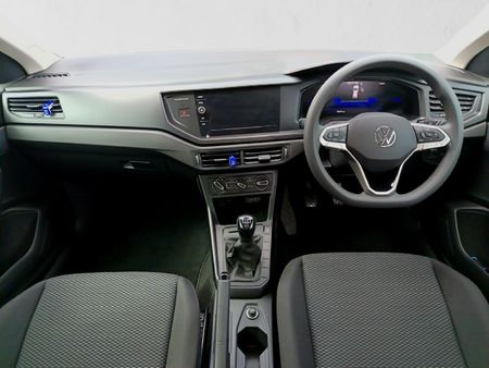 2025-Volkswagen-Polo-10-TSI_17