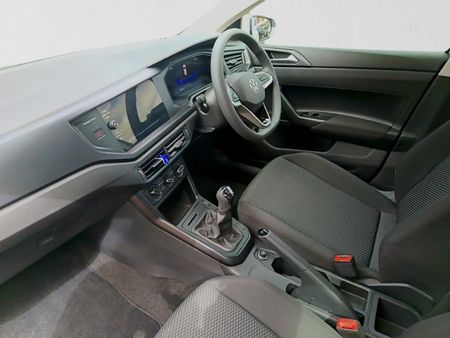 2025-Volkswagen-Polo-10-TSI_18