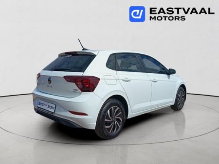 2025-Volkswagen-Polo-10-TSI_6