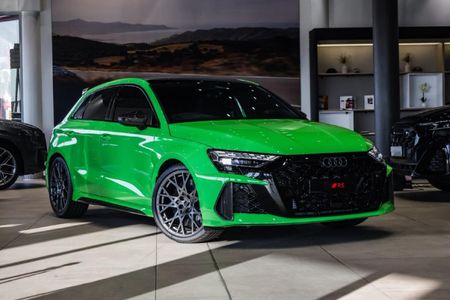2026-Audi-RS3-Sportback-Quattro-Stronic-Carbon-Edition_0