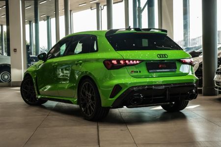 2026-Audi-RS3-Sportback-Quattro-Stronic-Carbon-Edition_9