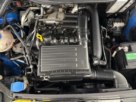 2015-Volkswagen-Polo-GP-12-TSI-Comfortline-66kW_12