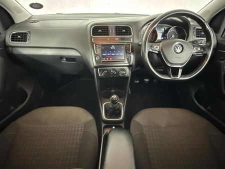 2015-Volkswagen-Polo-GP-12-TSI-Comfortline-66kW_1