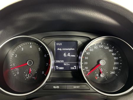 2015-Volkswagen-Polo-GP-12-TSI-Comfortline-66kW_2