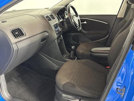 2015-Volkswagen-Polo-GP-12-TSI-Comfortline-66kW_8