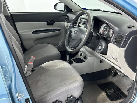 2009-Hyundai-Accent-16-GLS-HS-Auto_9