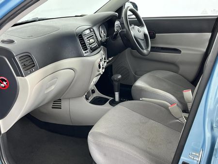 2009-Hyundai-Accent-16-GLS-HS-Auto_8