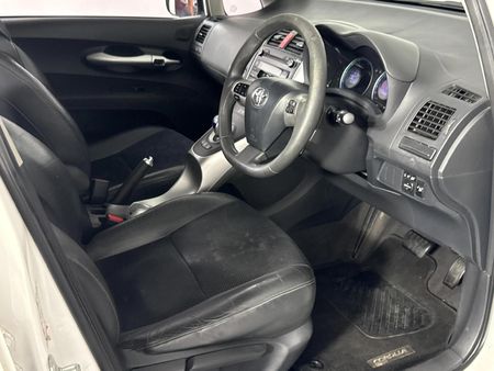 2012-Toyota-Auris-180-XR-HSD_9