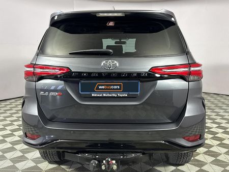 2024-Toyota-Fortuner-24-GD-6-RB-Auto_17